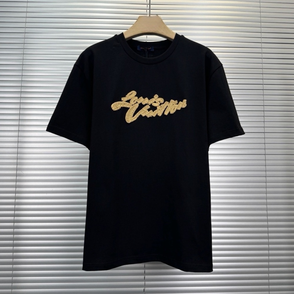 LOUIS VUITTON, EMBROIDERED SIGNATURE T-SHIRT Ref. 1AHW96